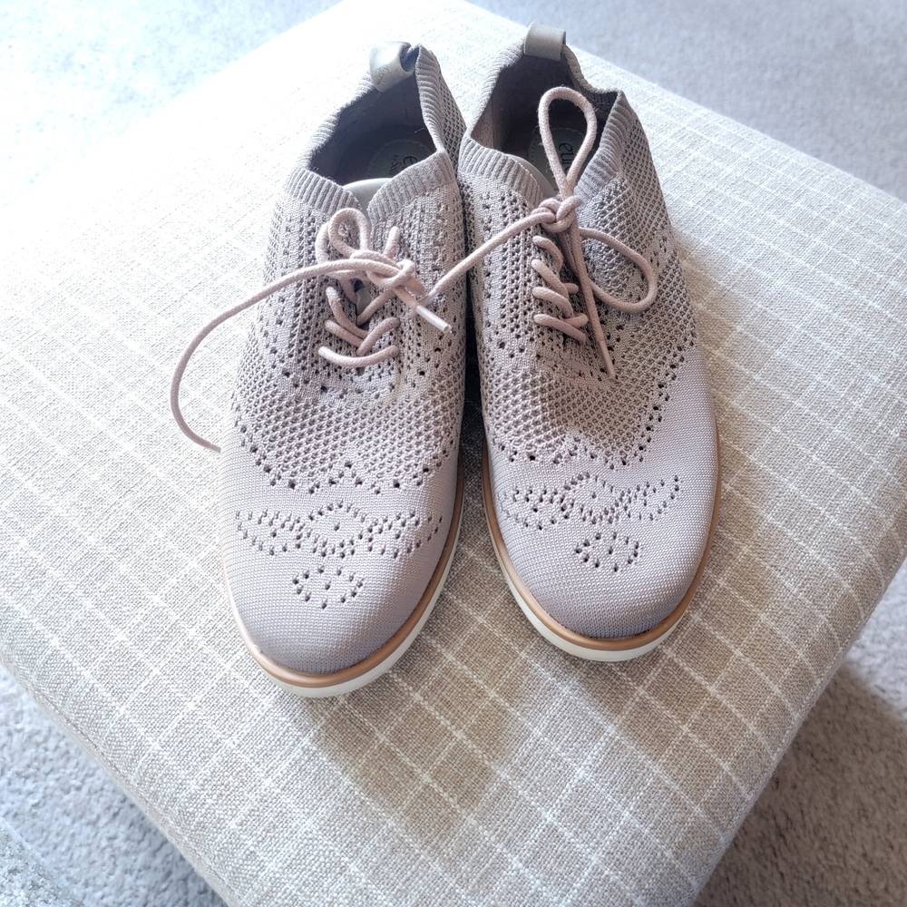 Women's Beige Knit Flats | Size 11